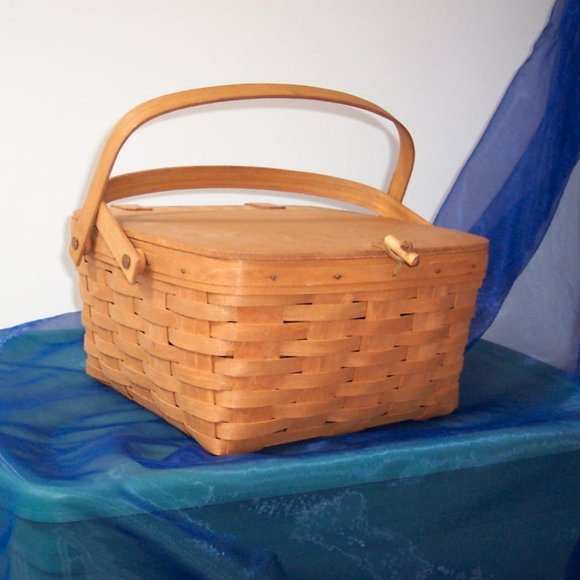 Longaberger Picnic Basket - Picture 1 of 6
